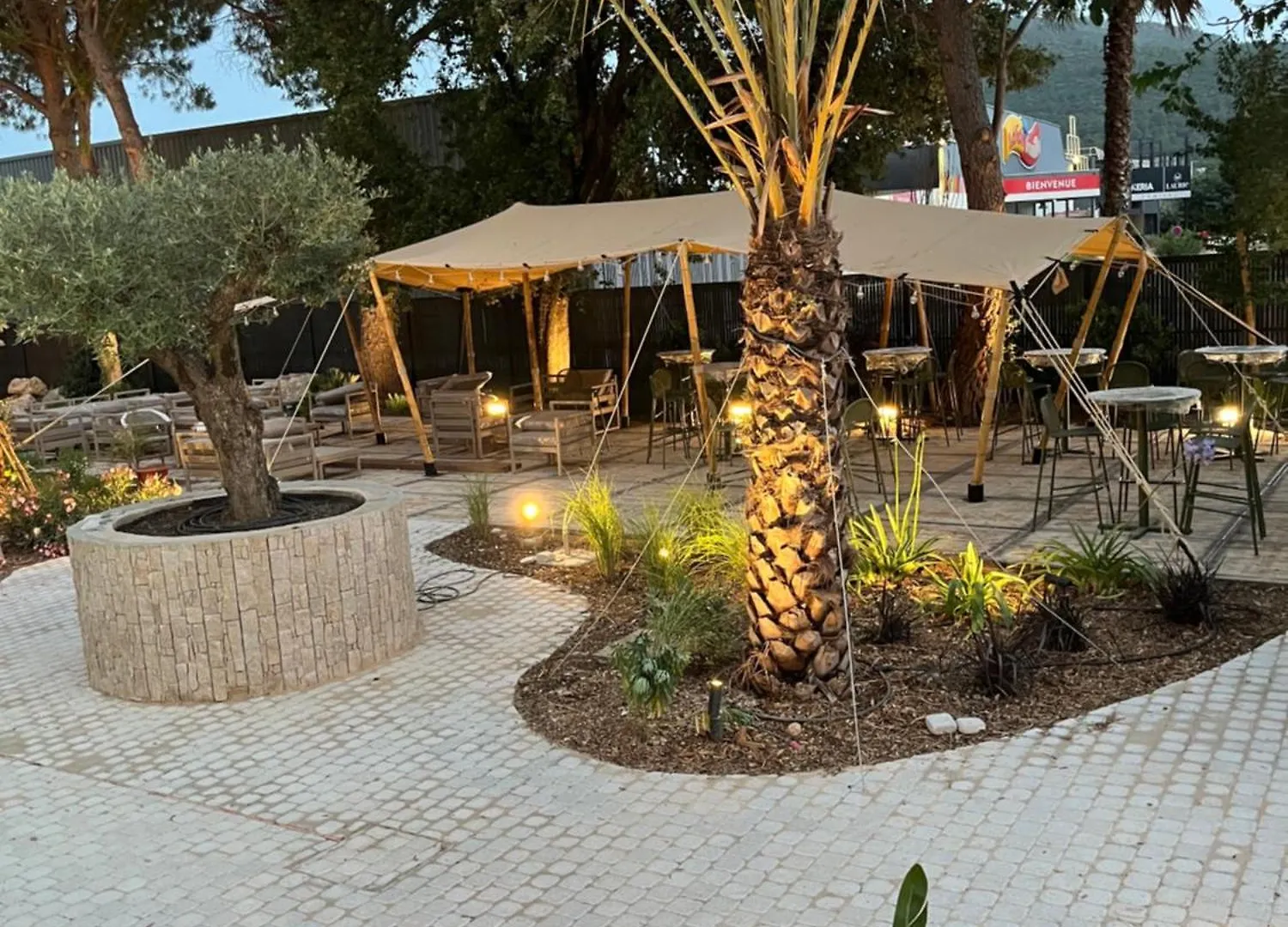 Hotel Le Relais Des Brasseurs - Aubagne