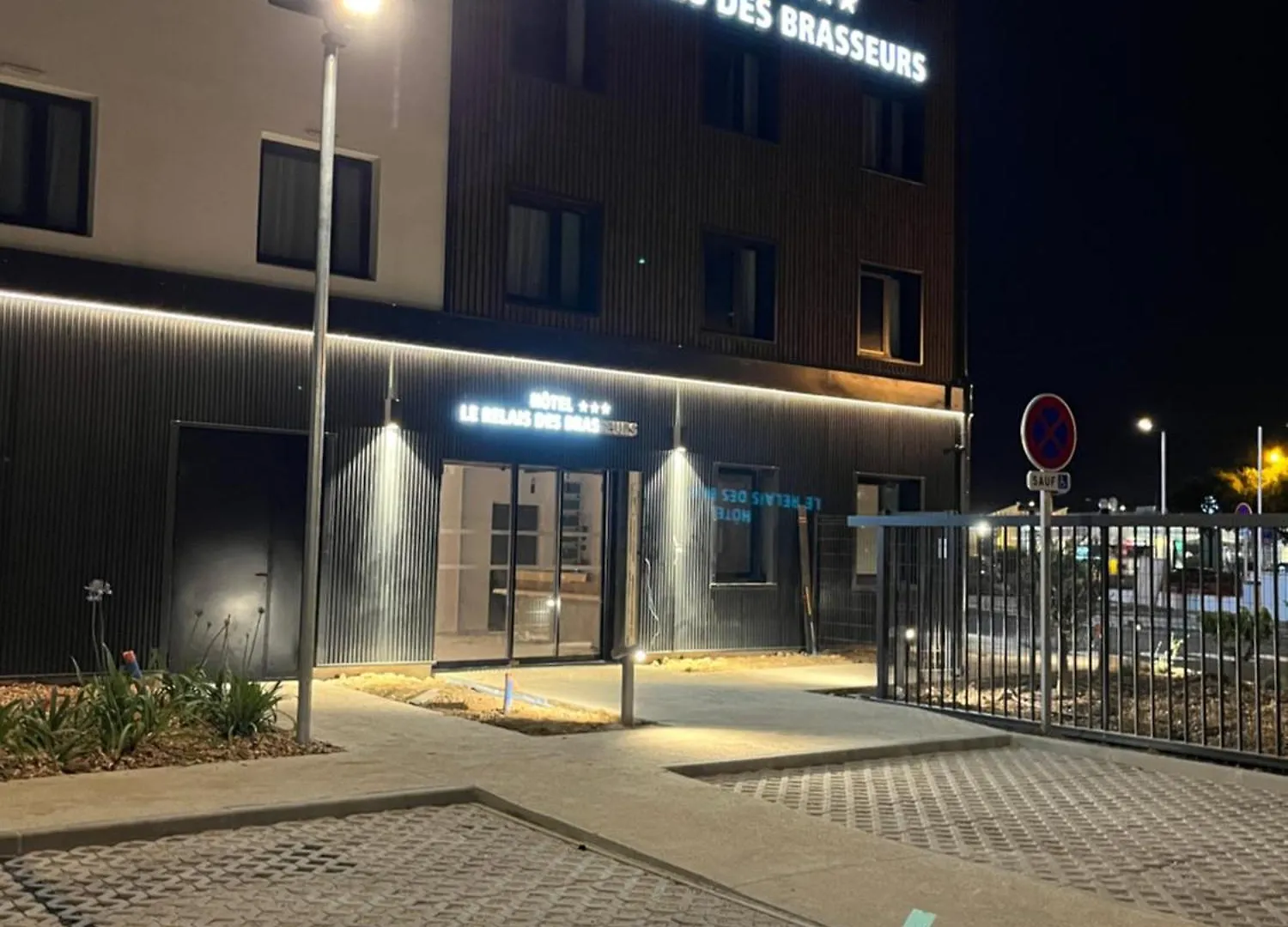 Hotel Le Relais Des Brasseurs - Aubagne