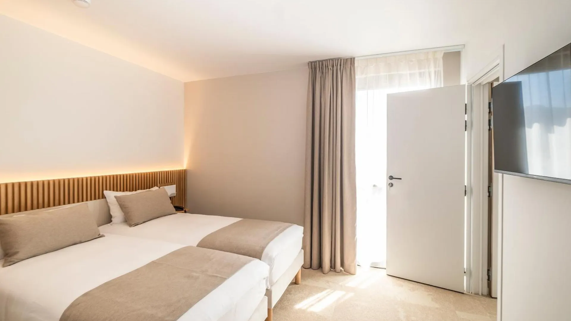 Hotel The Originals Relais d’Aubagne  3*, Aubagne France